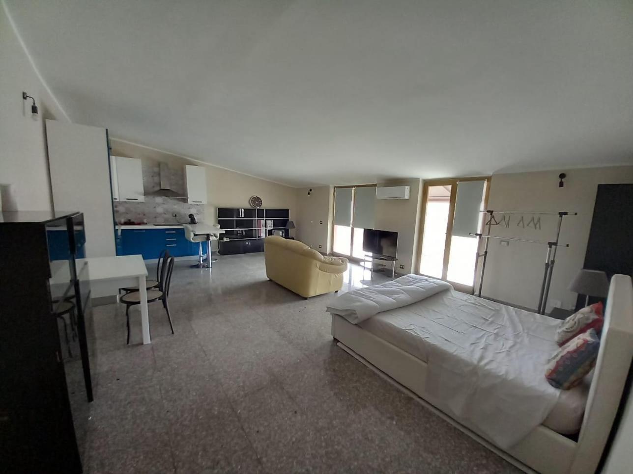 Bluesky Apartment - Third Floor Giardini Naxos Ngoại thất bức ảnh