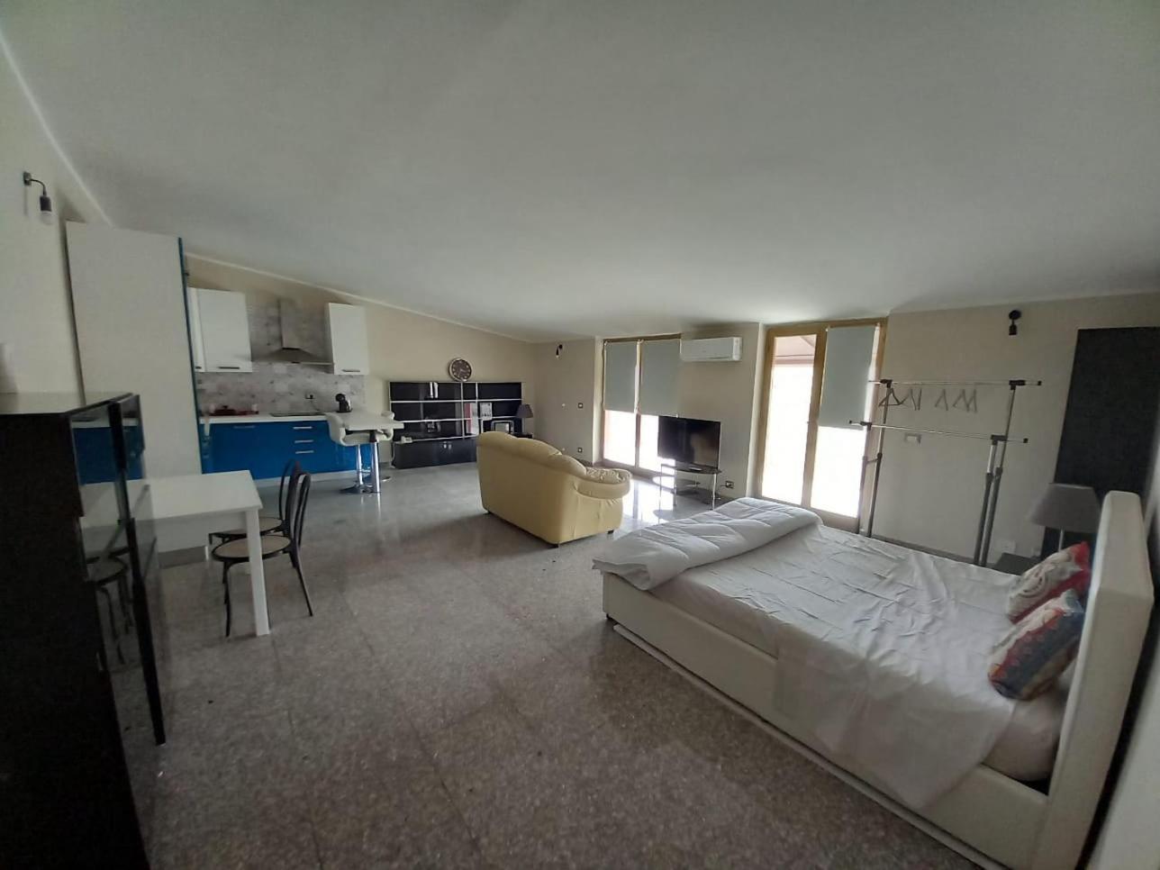 Bluesky Apartment - Third Floor Giardini Naxos Ngoại thất bức ảnh